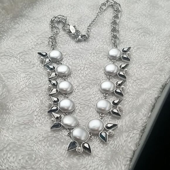 NY & Co. Necklace Pearl Silver Crystal Teardrop New York and Company Necklace - Picture 6 of 8